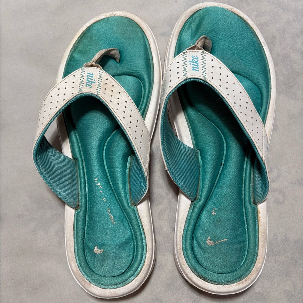 Nike Women's Teal and White Sandals